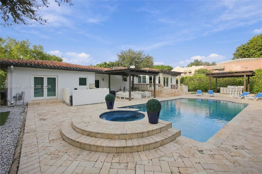 For Sale: $3,300,000 (3 beds, 2 baths, 2206 Square Feet)