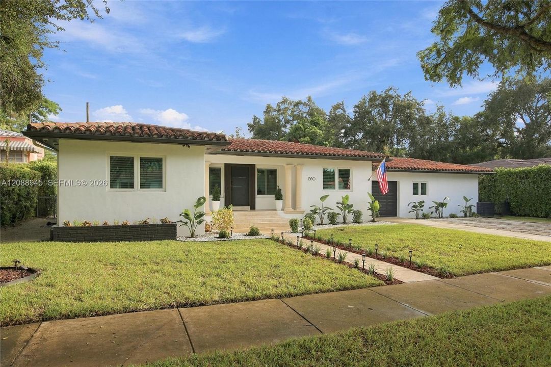 For Sale: $3,300,000 (3 beds, 2 baths, 2206 Square Feet)