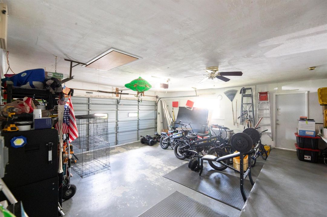 Garage 11