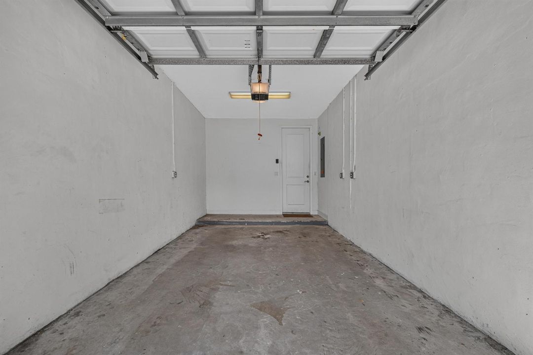 295 1 car garage