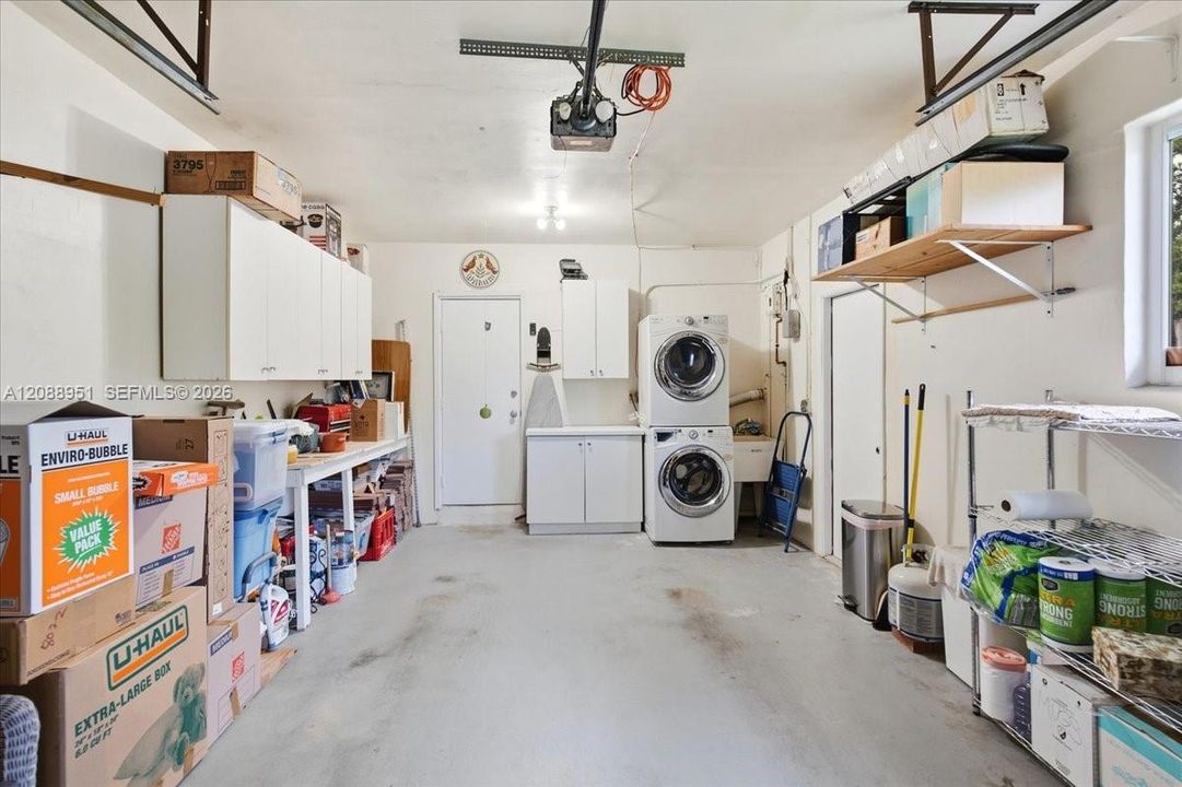 En Venta: $899,000 (4 camas, 2 baños, 1887 Pies cuadrados)