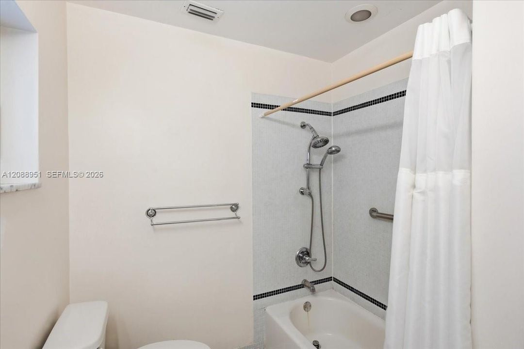 En Venta: $899,000 (4 camas, 2 baños, 1887 Pies cuadrados)