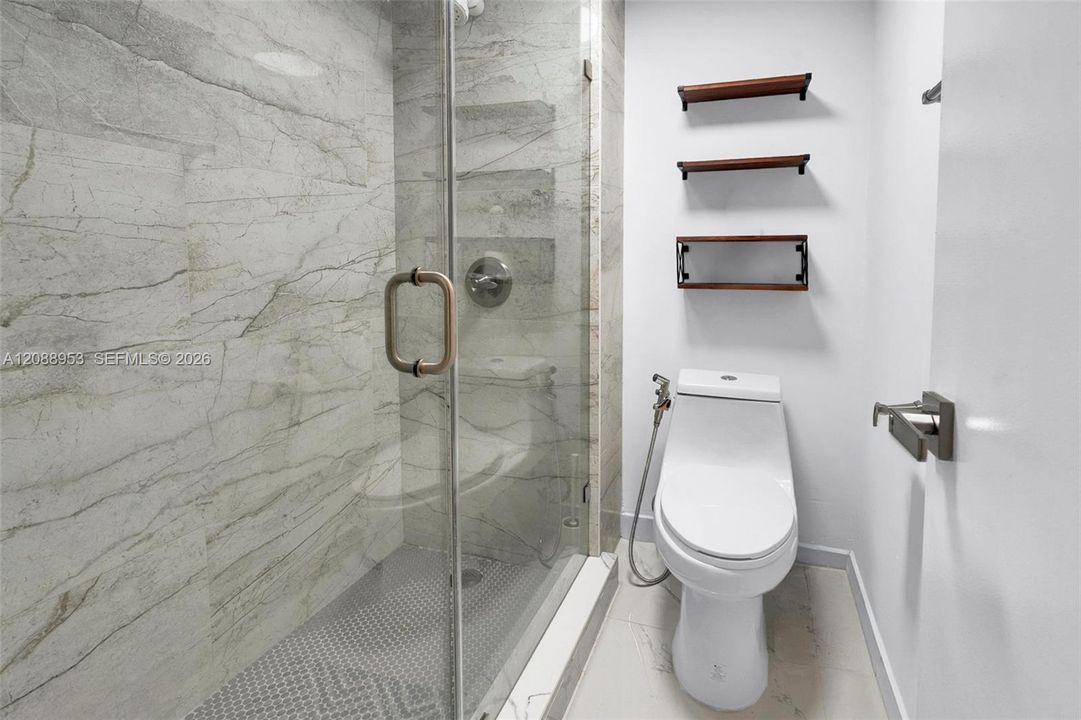 En Venta: $325,000 (2 camas, 2 baños, 1231 Pies cuadrados)