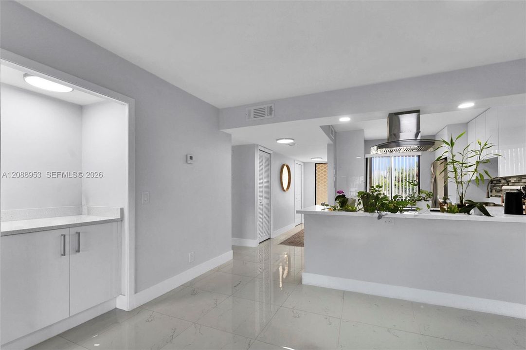 En Venta: $325,000 (2 camas, 2 baños, 1231 Pies cuadrados)