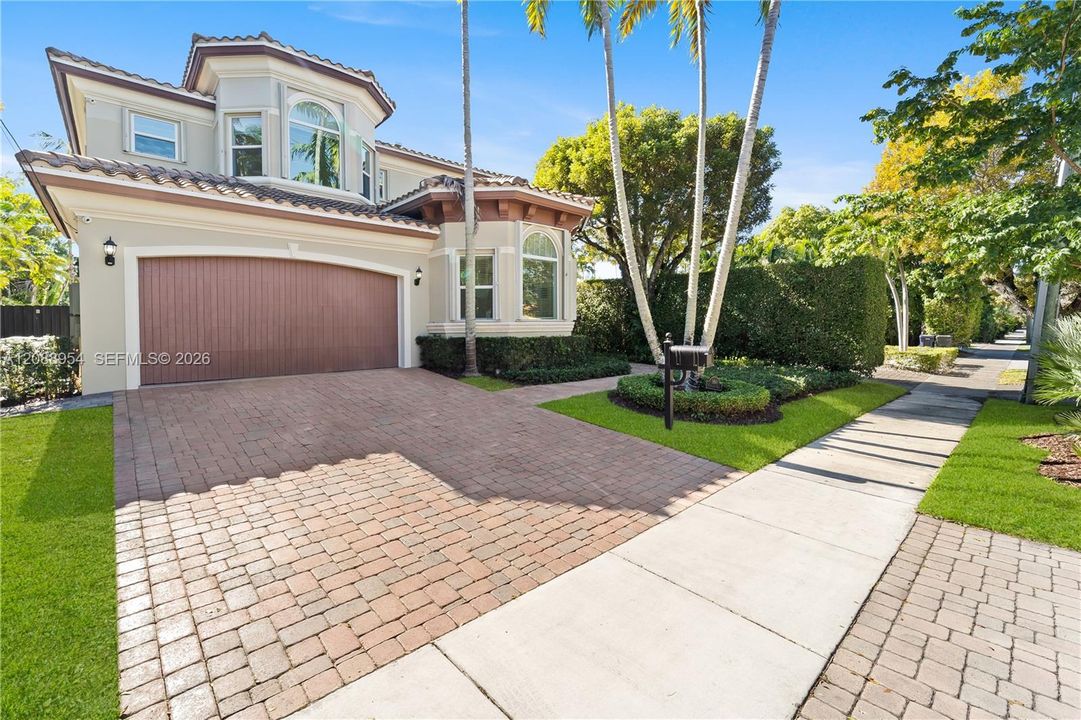En Venta: $5,648,000 (5 camas, 5 baños, 3941 Pies cuadrados)