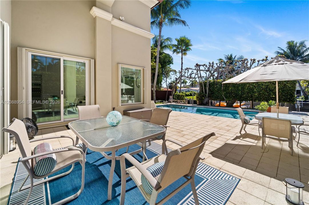 En Venta: $5,648,000 (5 camas, 5 baños, 3941 Pies cuadrados)