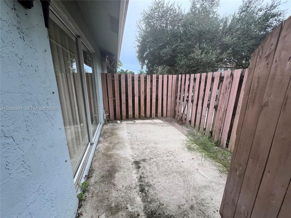 На продажу: $275,000 (3 спален, 2 ванн, 1365 Квадратных фут)