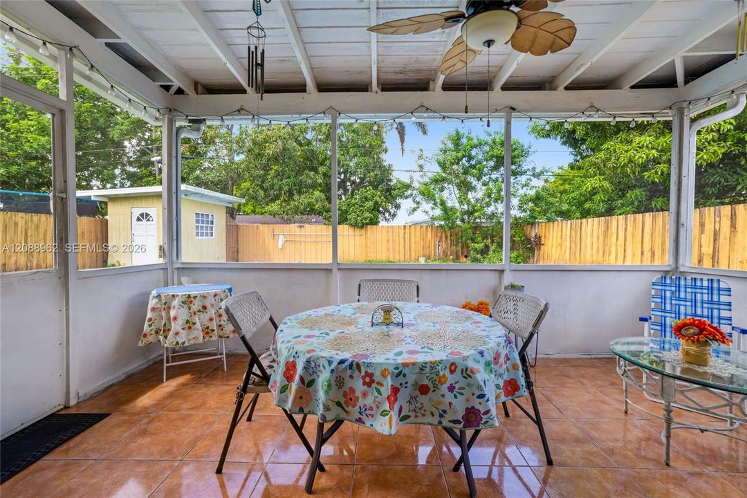 En Venta: $550,000 (3 camas, 2 baños, 1610 Pies cuadrados)