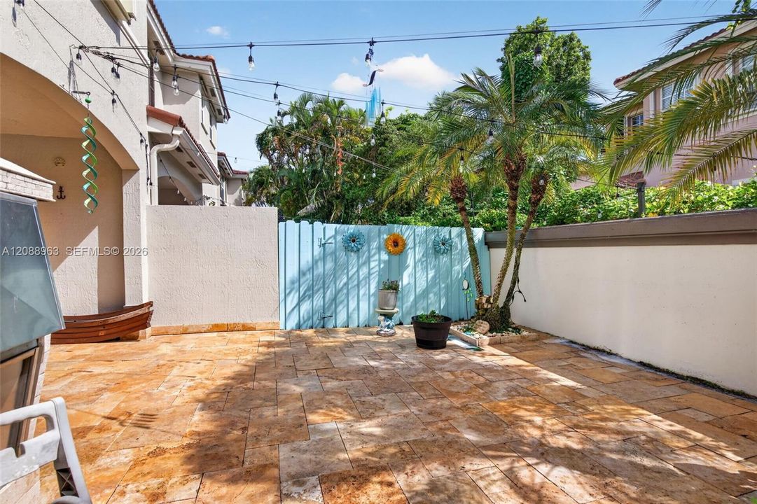 En Venta: $525,000 (2 camas, 2 baños, 1606 Pies cuadrados)