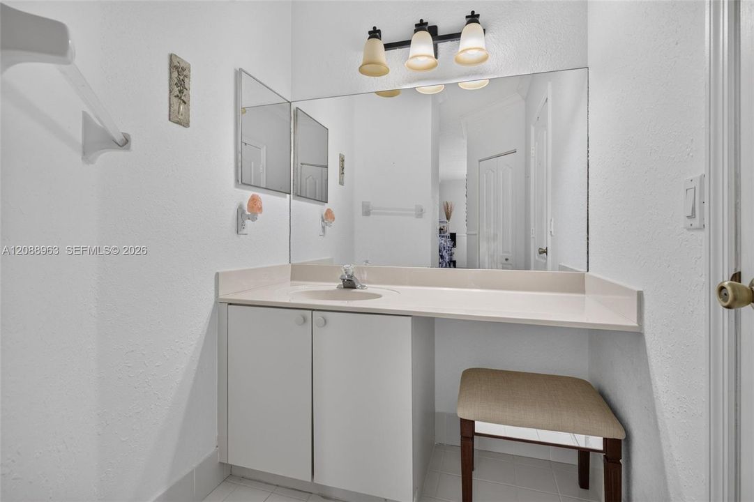 En Venta: $525,000 (2 camas, 2 baños, 1606 Pies cuadrados)