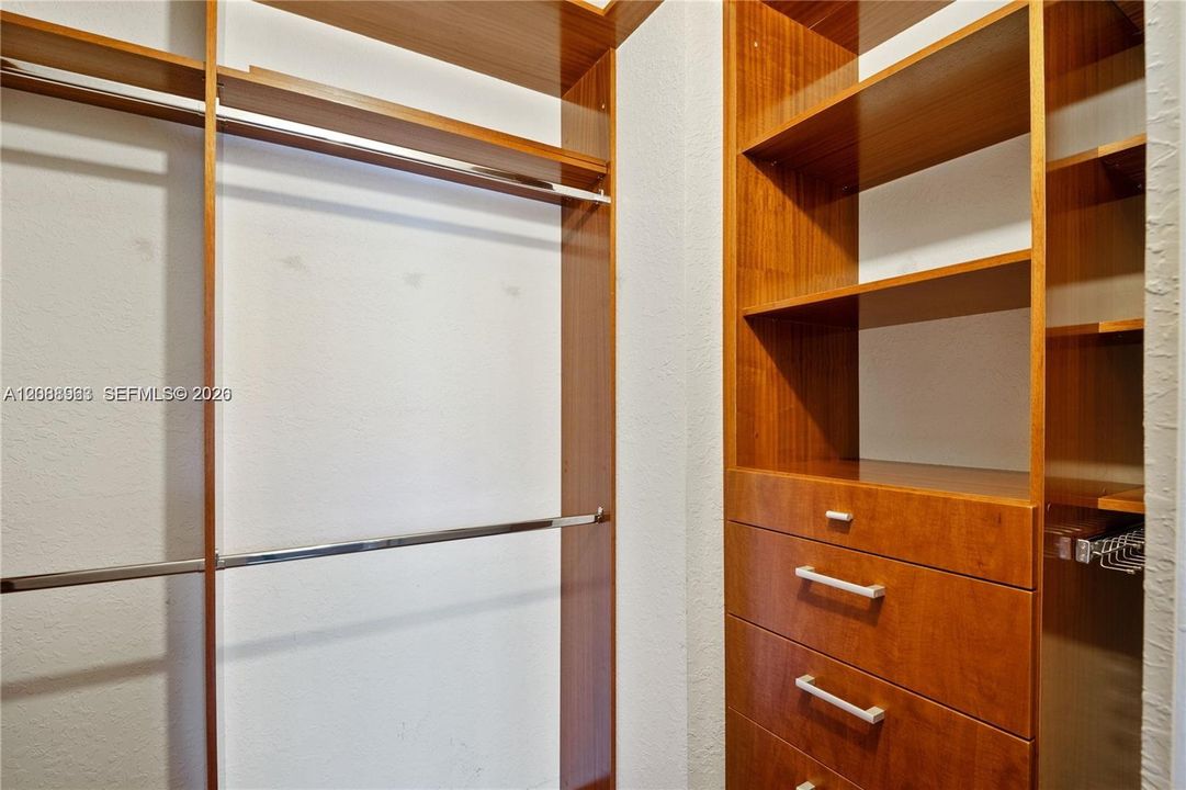 En Venta: $525,000 (2 camas, 2 baños, 1606 Pies cuadrados)