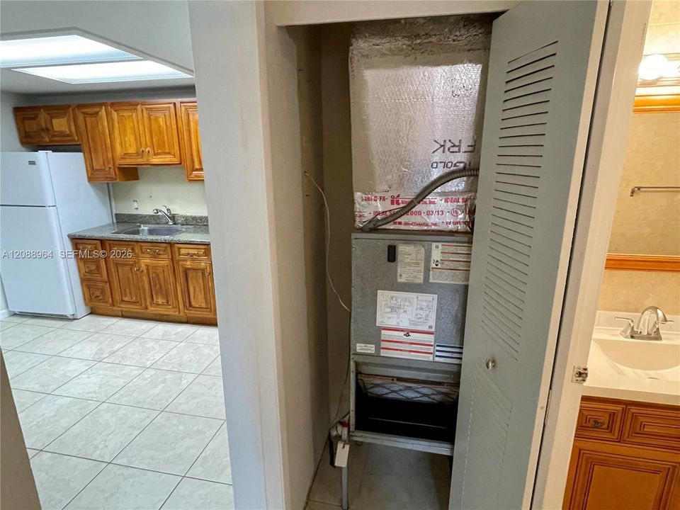 На продажу: $158,000 (1 спален, 1 ванн, 550 Квадратных фут)