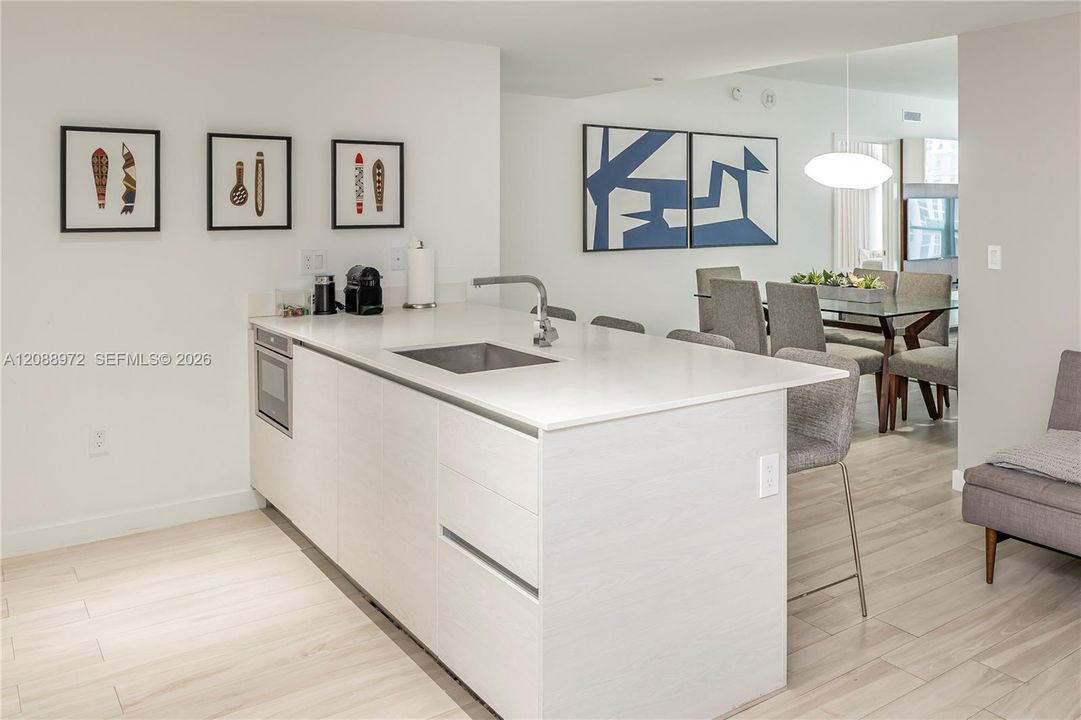 En Venta: $855,000 (2 camas, 2 baños, 1155 Pies cuadrados)