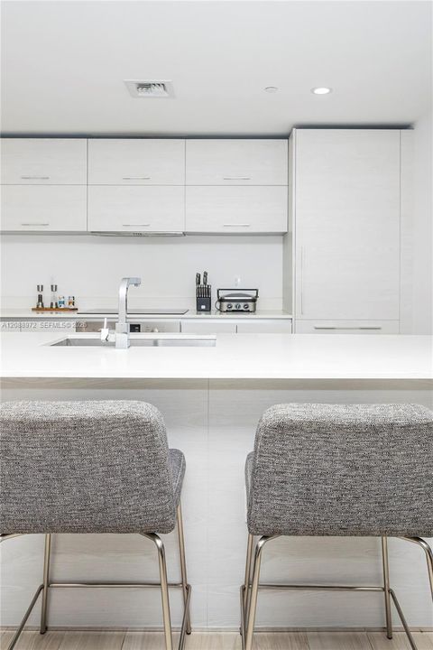 En Venta: $855,000 (2 camas, 2 baños, 1155 Pies cuadrados)