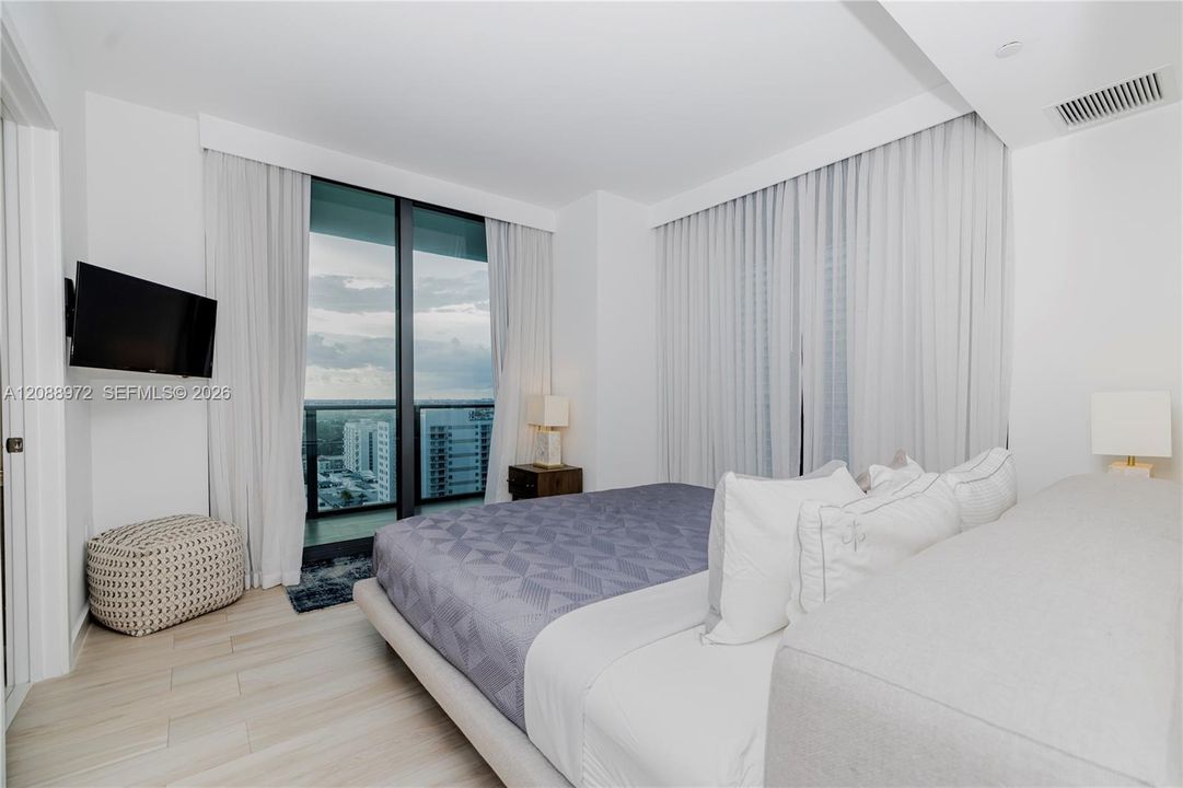 En Venta: $855,000 (2 camas, 2 baños, 1155 Pies cuadrados)
