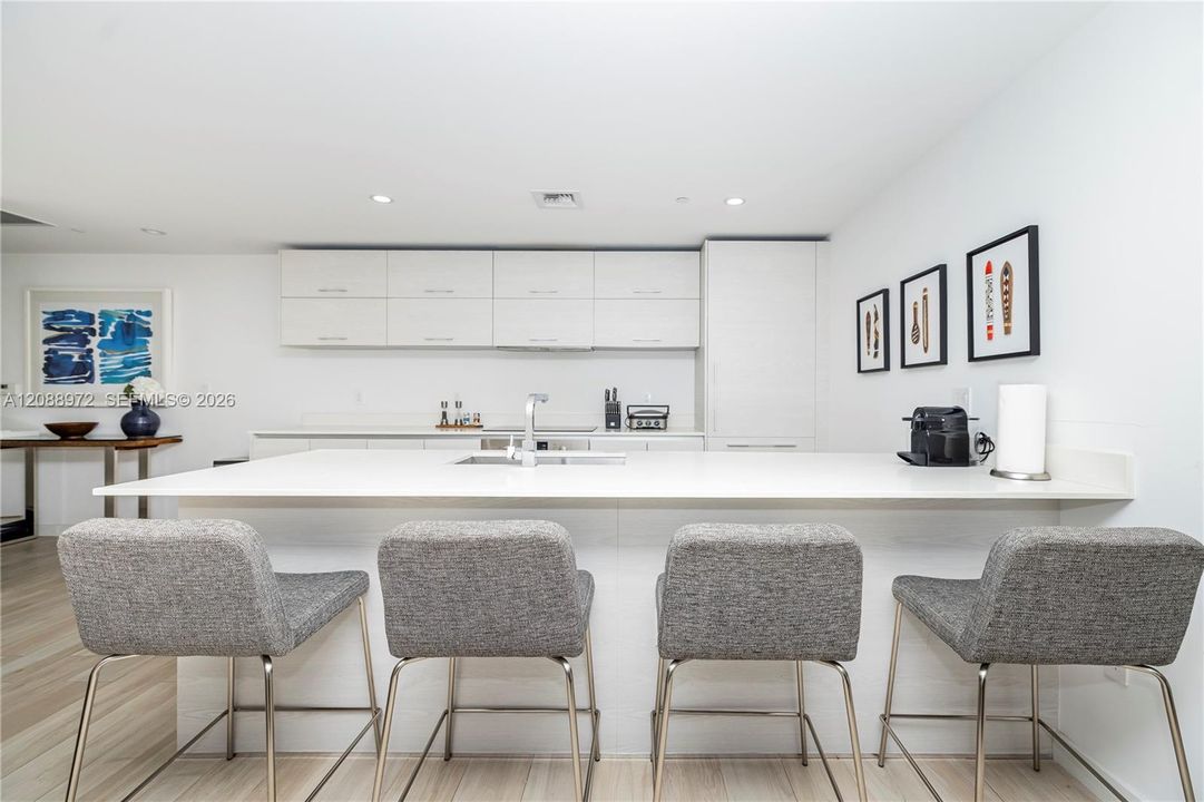 En Venta: $855,000 (2 camas, 2 baños, 1155 Pies cuadrados)
