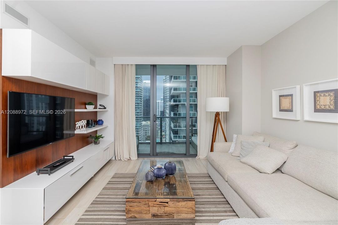 En Venta: $855,000 (2 camas, 2 baños, 1155 Pies cuadrados)