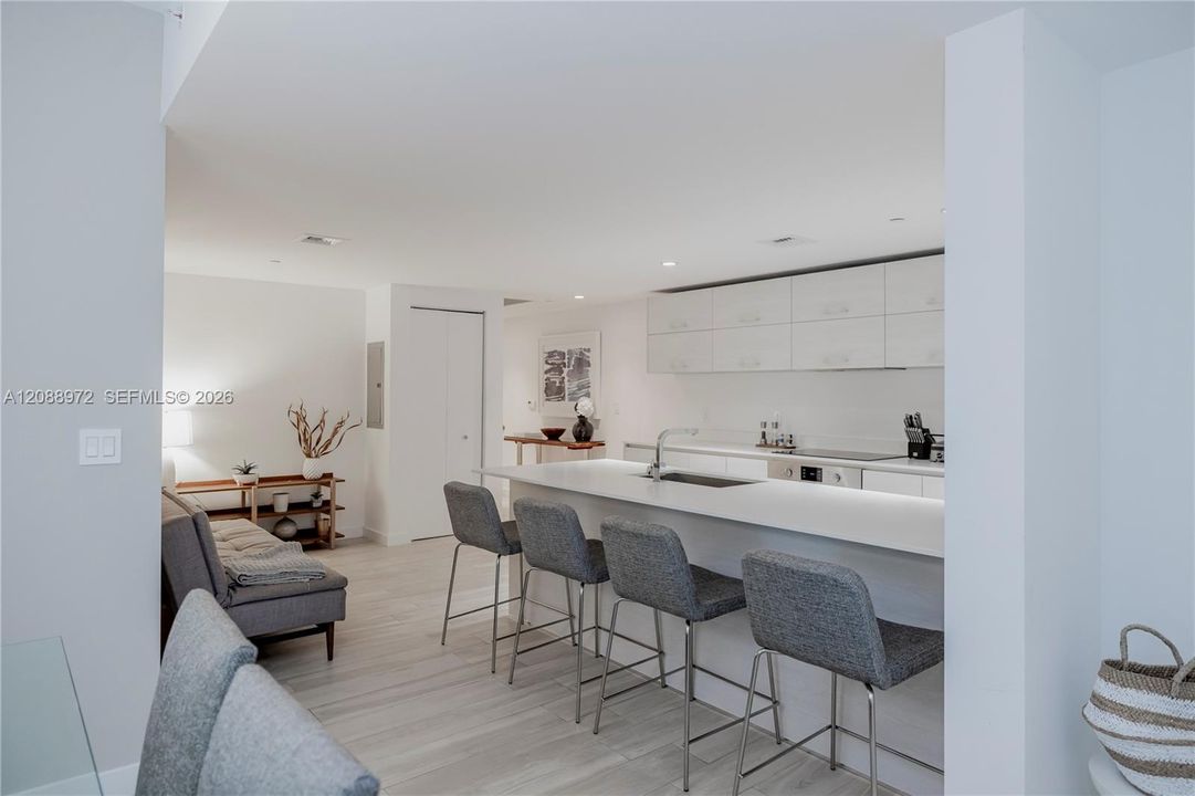 En Venta: $855,000 (2 camas, 2 baños, 1155 Pies cuadrados)