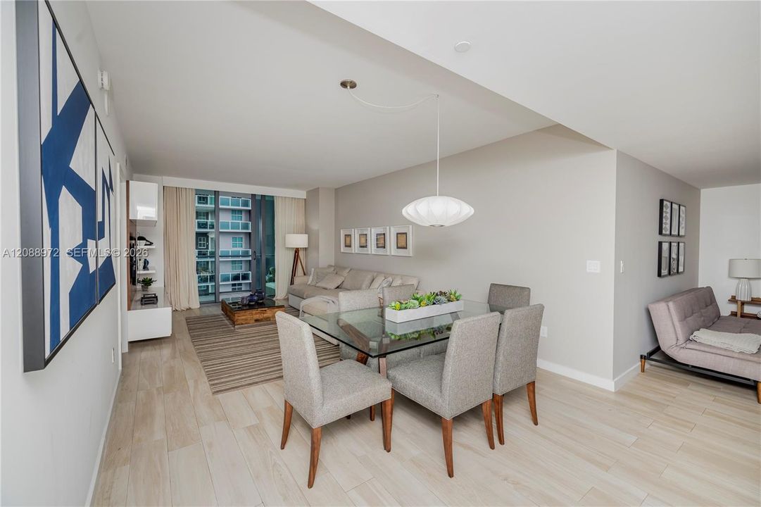 En Venta: $855,000 (2 camas, 2 baños, 1155 Pies cuadrados)