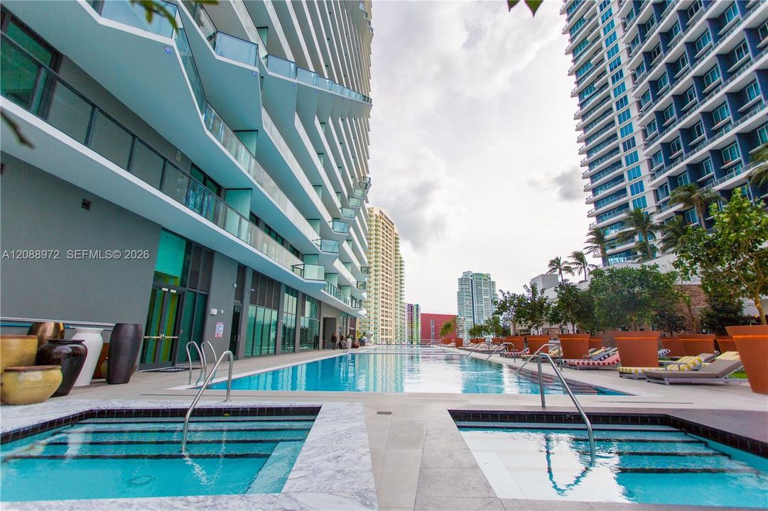 En Venta: $855,000 (2 camas, 2 baños, 1155 Pies cuadrados)