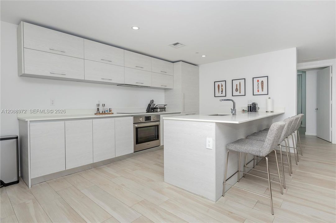 En Venta: $855,000 (2 camas, 2 baños, 1155 Pies cuadrados)