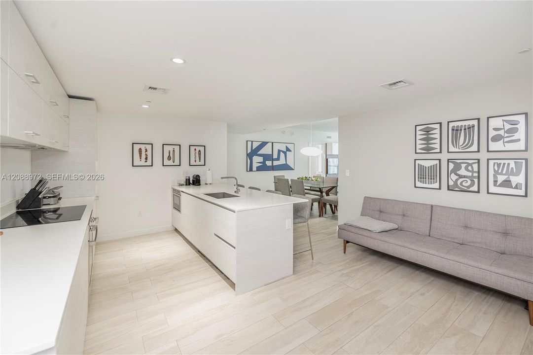 En Venta: $855,000 (2 camas, 2 baños, 1155 Pies cuadrados)