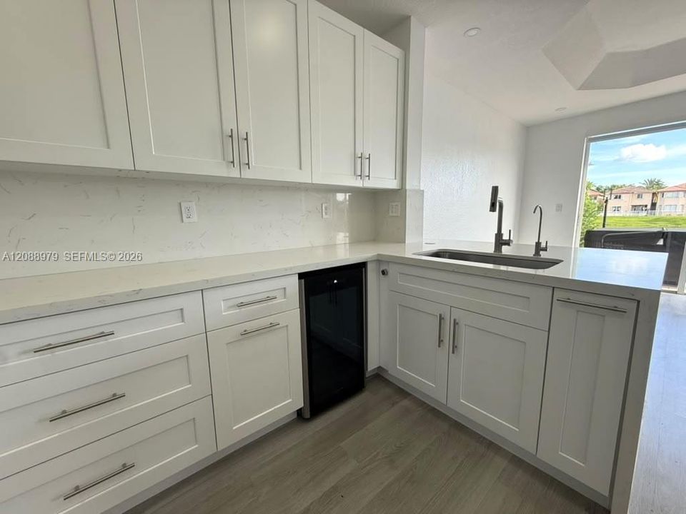В аренду: $4,600 (4 спален, 2 ванн, 2312 Квадратных фут)