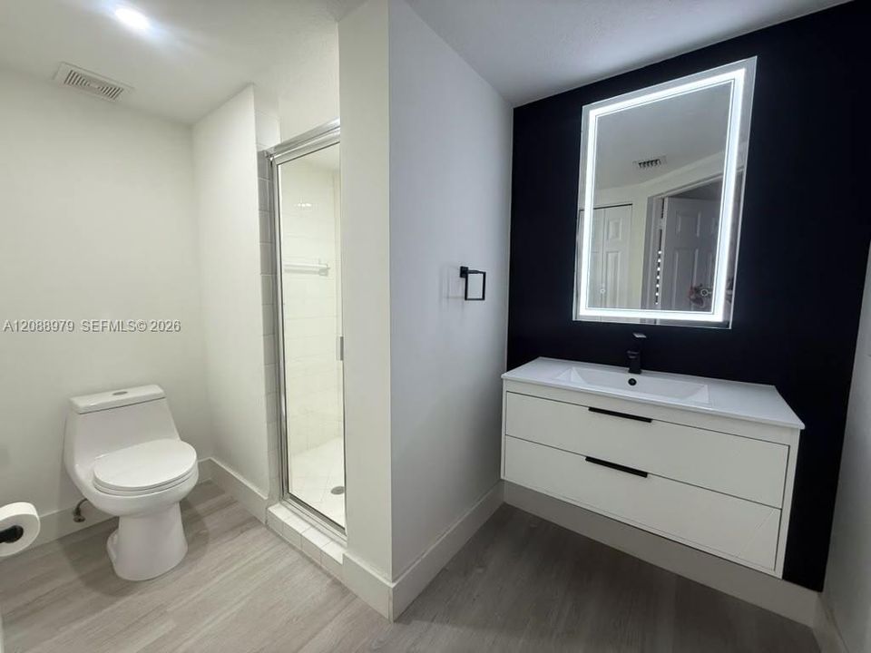 1st Floor Bathroom