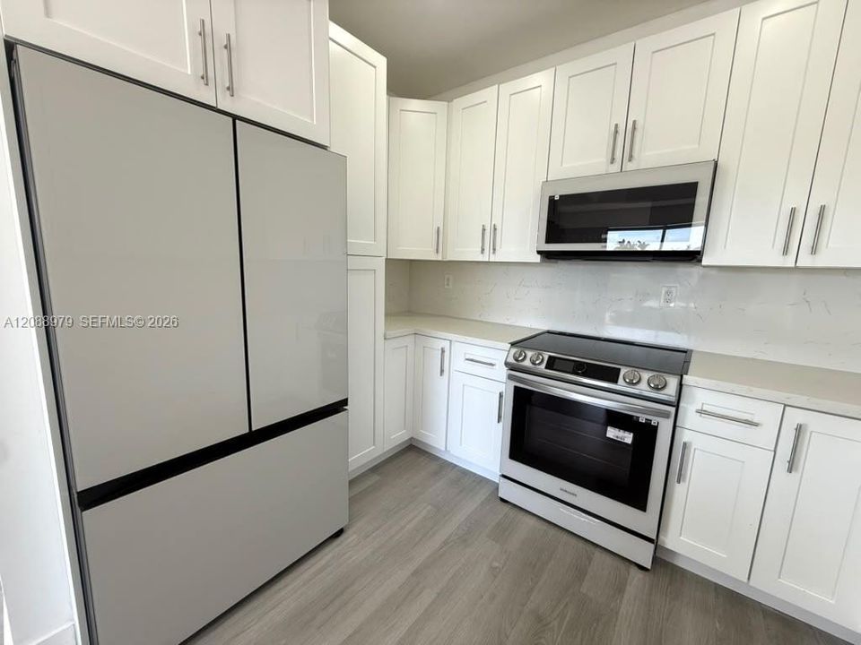 В аренду: $4,600 (4 спален, 2 ванн, 2312 Квадратных фут)
