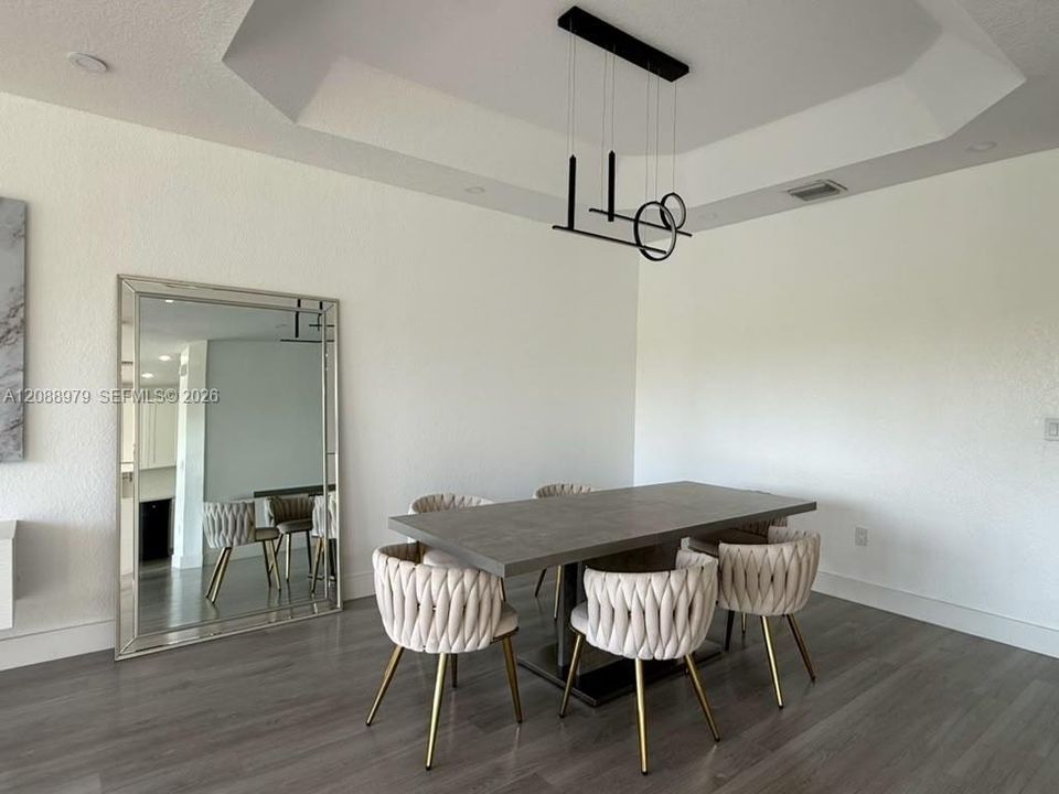 В аренду: $4,600 (4 спален, 2 ванн, 2312 Квадратных фут)