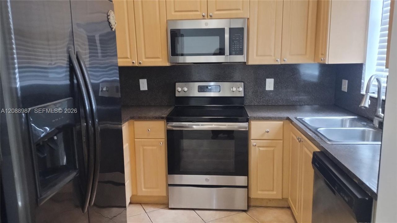 En Renta: $3,200 (3 camas, 2 baños, 1540 Pies cuadrados)