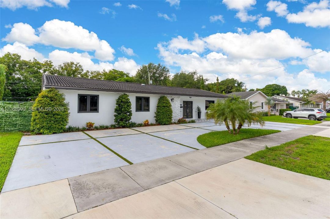 待售: $1,200,000 (4 贝兹, 4 浴室, 2248 平方英尺)