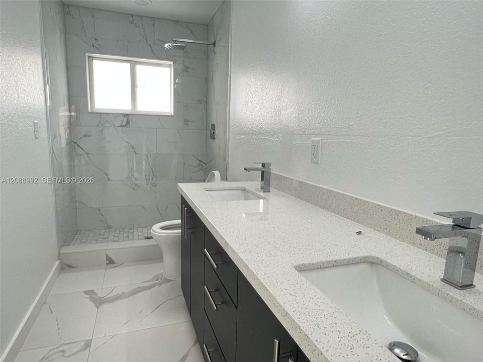 En Renta: $3,250 (3 camas, 2 baños, 1564 Pies cuadrados)