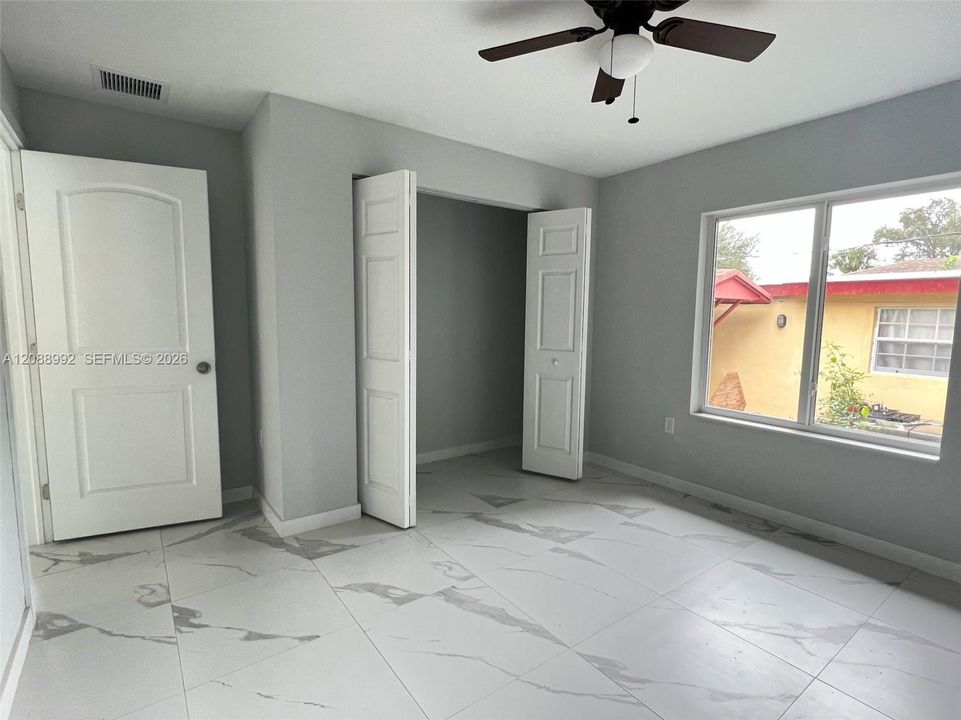 En Renta: $3,250 (3 camas, 2 baños, 1564 Pies cuadrados)
