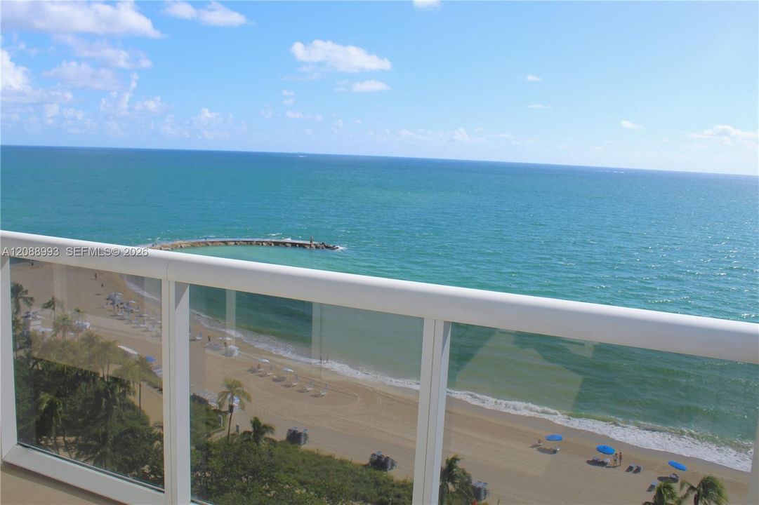 For Rent: $11,000 (2 beds, 2 baths, 1407 Square Feet)