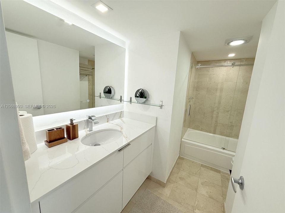 For Rent: $11,000 (2 beds, 2 baths, 1407 Square Feet)
