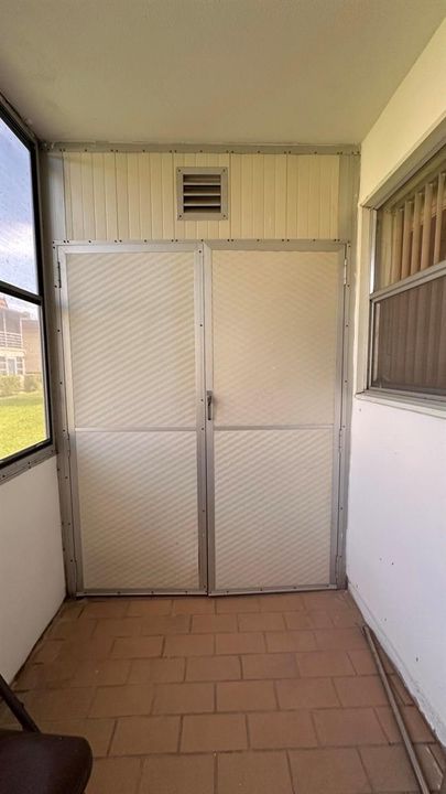 Washer/Dryer Closet