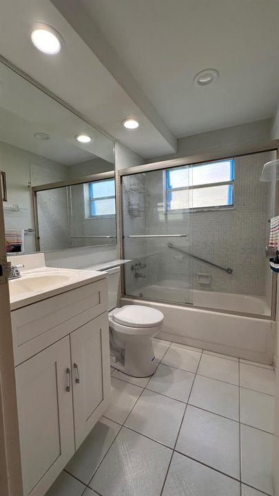 Guest/2nd BR Bath