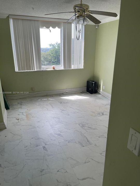 For Sale: $185,000 (2 beds, 2 baths, 1284 Square Feet)