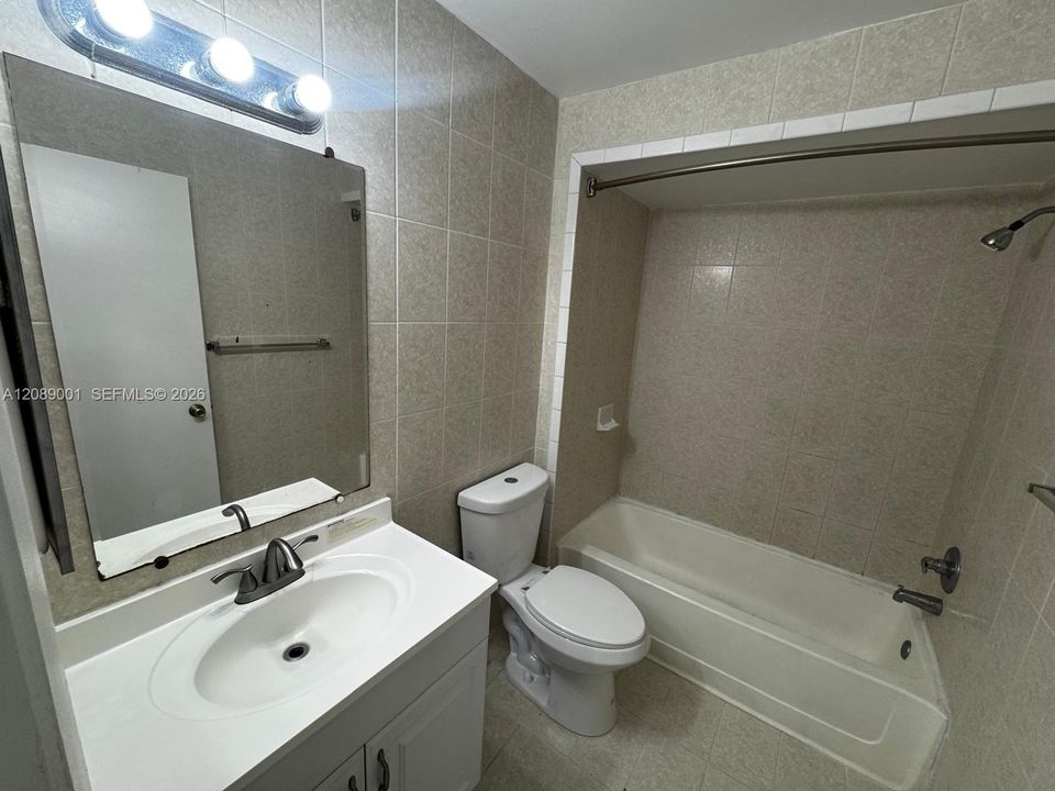 В аренду: $1,700 (1 спален, 1 ванн, 754 Квадратных фут)