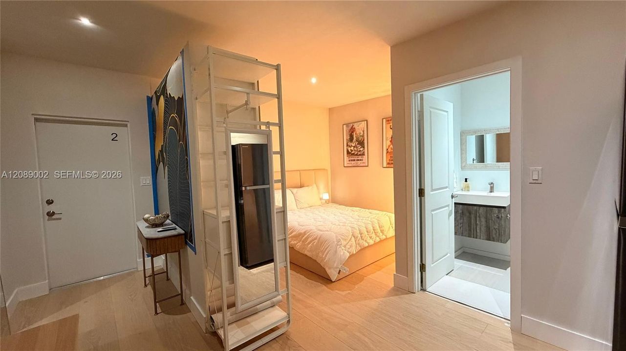 For Rent: $1,800 (1 beds, 1 baths, 400 Square Feet)