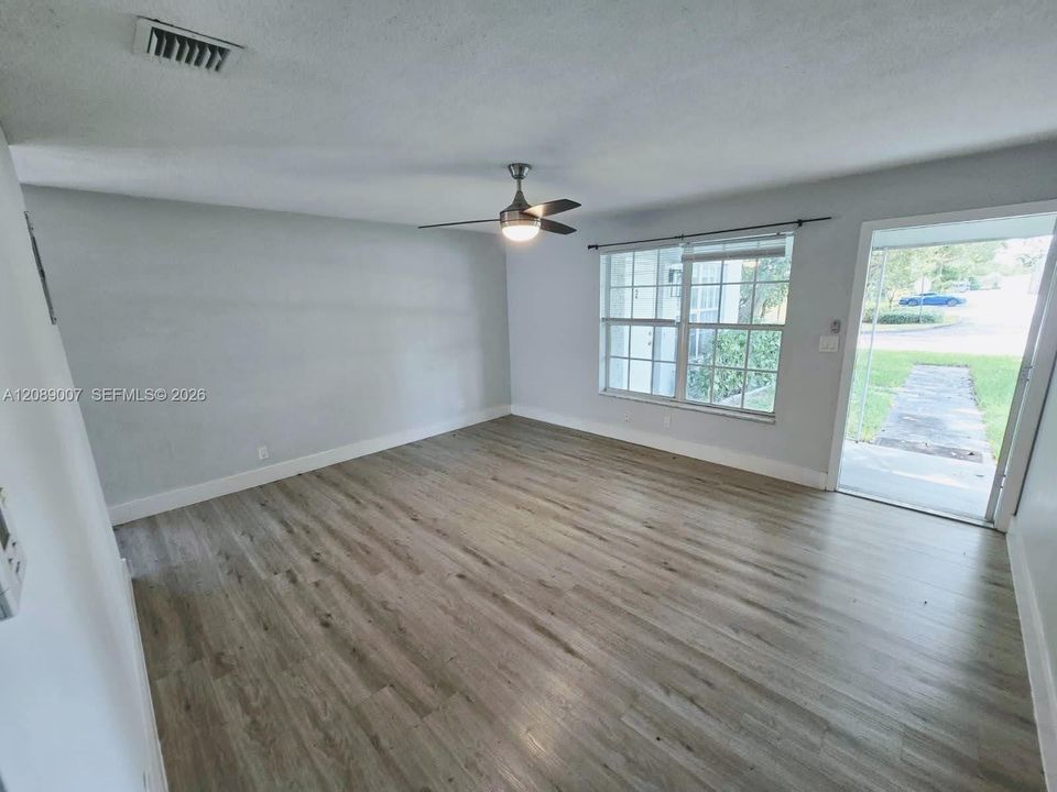 En Renta: $2,650 (2 camas, 2 baños, 1702 Pies cuadrados)