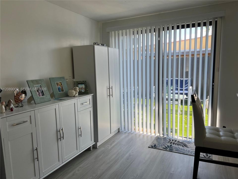 На продажу: $425,000 (2 спален, 1 ванн, 1316 Квадратных фут)