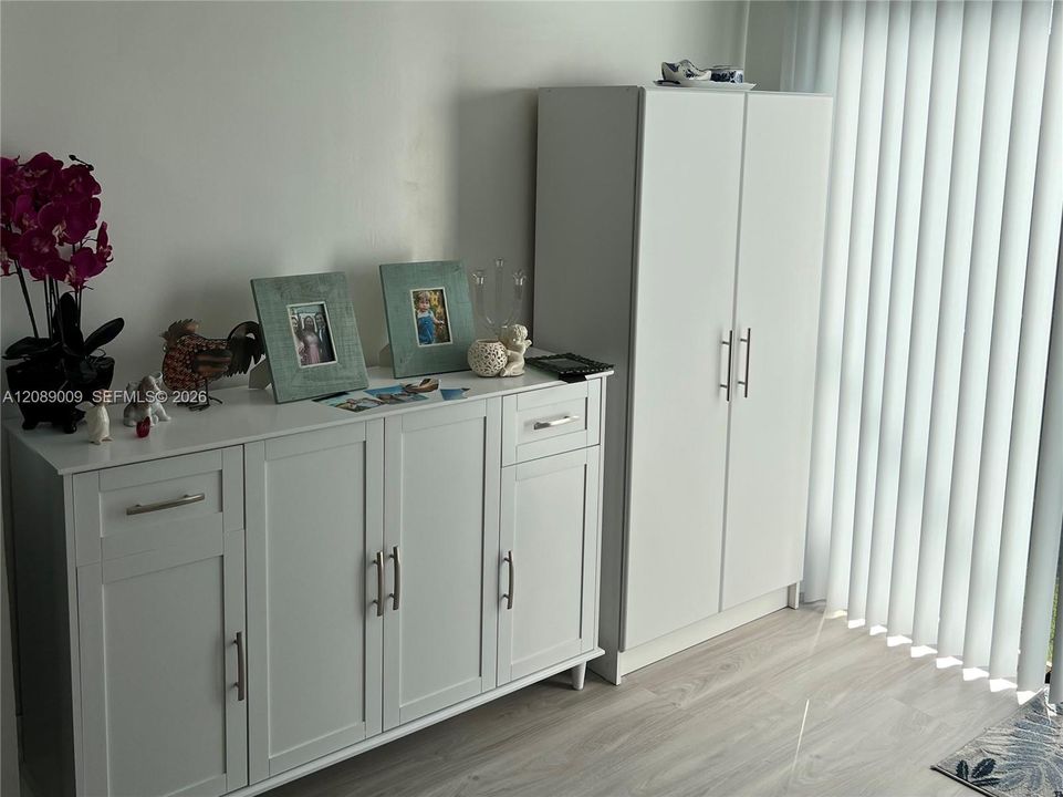 На продажу: $425,000 (2 спален, 1 ванн, 1316 Квадратных фут)