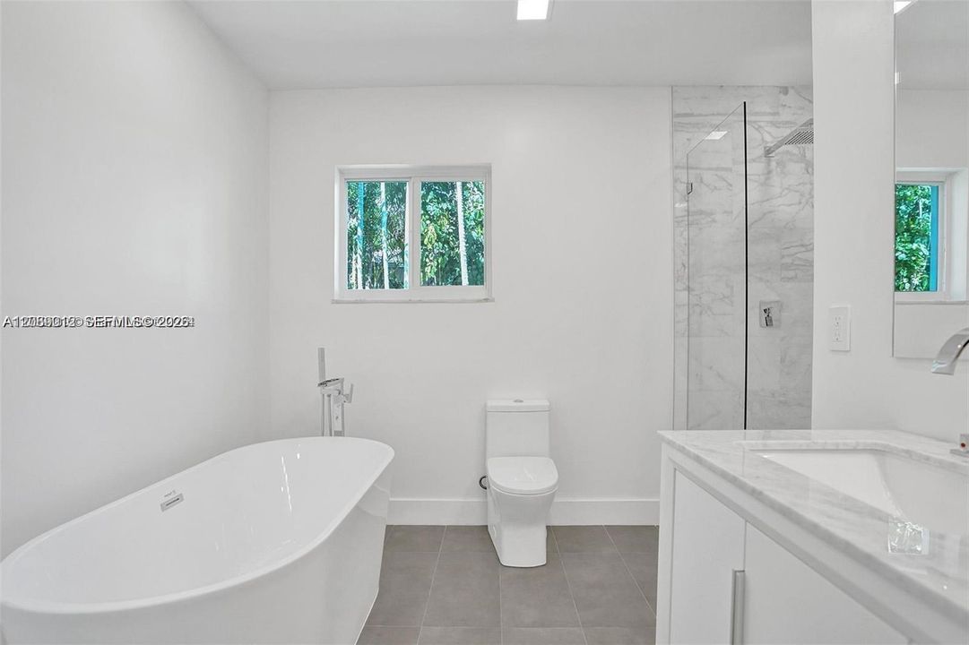 En Venta: $2,390,000 (3 camas, 2 baños, 2330 Pies cuadrados)