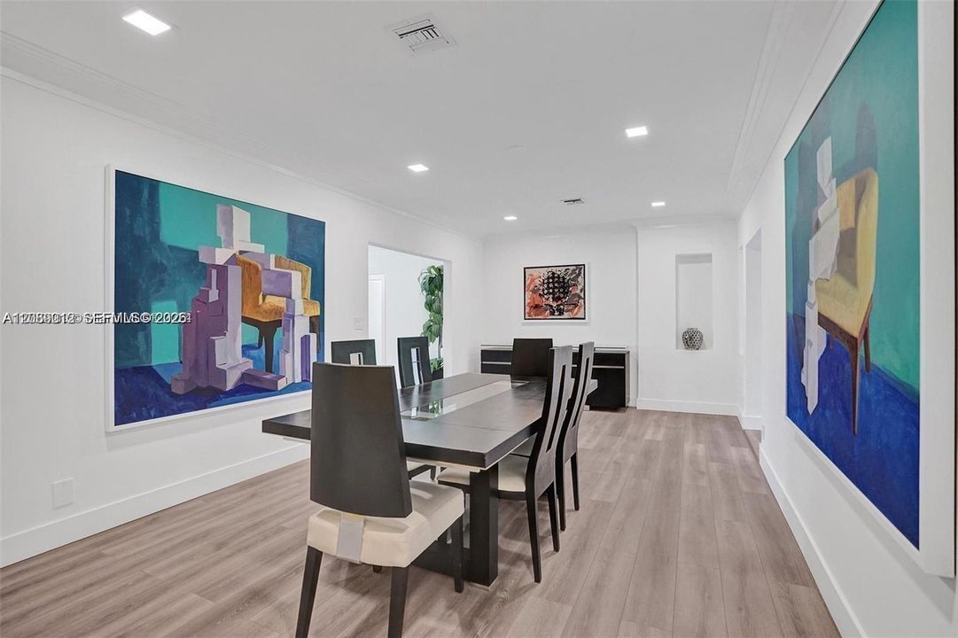 En Venta: $2,390,000 (3 camas, 2 baños, 2330 Pies cuadrados)