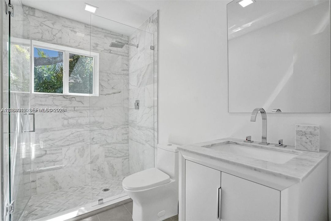 En Venta: $2,390,000 (3 camas, 2 baños, 2330 Pies cuadrados)