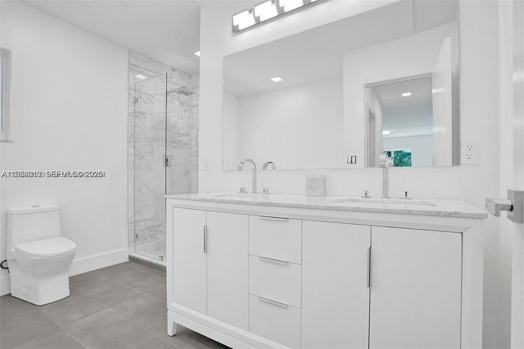 En Venta: $2,390,000 (3 camas, 2 baños, 2330 Pies cuadrados)