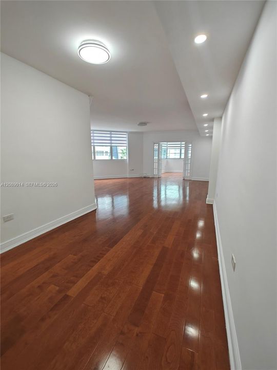 For Rent: $2,950 (2 beds, 2 baths, 990 Square Feet)