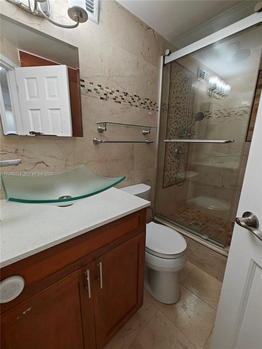 For Rent: $2,950 (2 beds, 2 baths, 990 Square Feet)